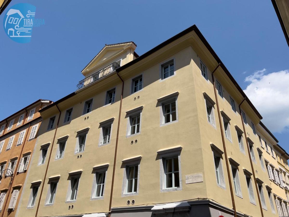 Cavana 4 Tirabora Short Rent Apartment Trieste